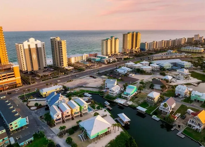 Family Getaway! Blue Bungalow W Pool! 4Min Walk To Beach!