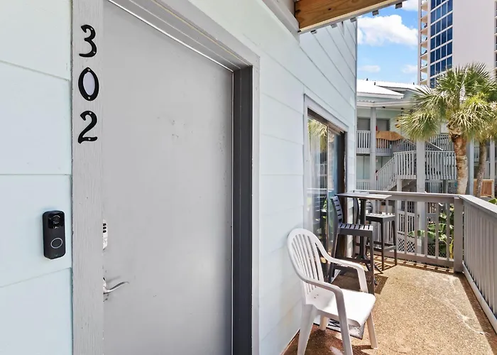 2-Bedroom Condo On Gulf Shores Beach W/Pool