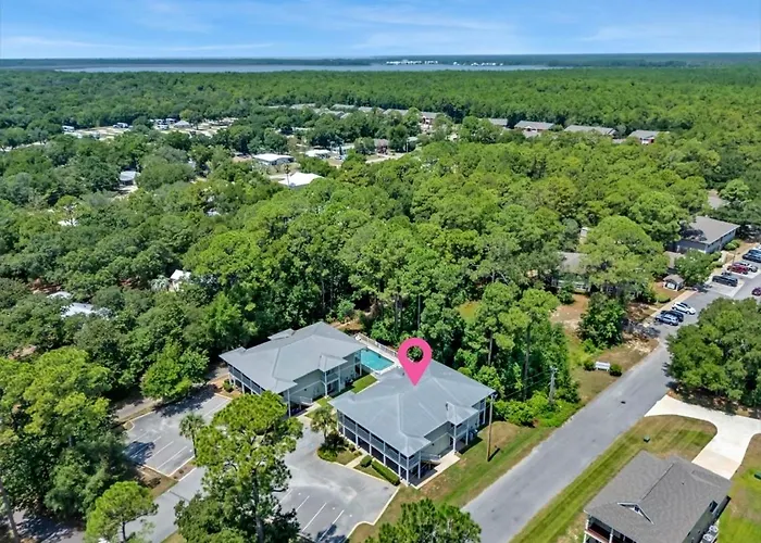 Condo W Pool Near Beaches, Dining, Shopping, Etc